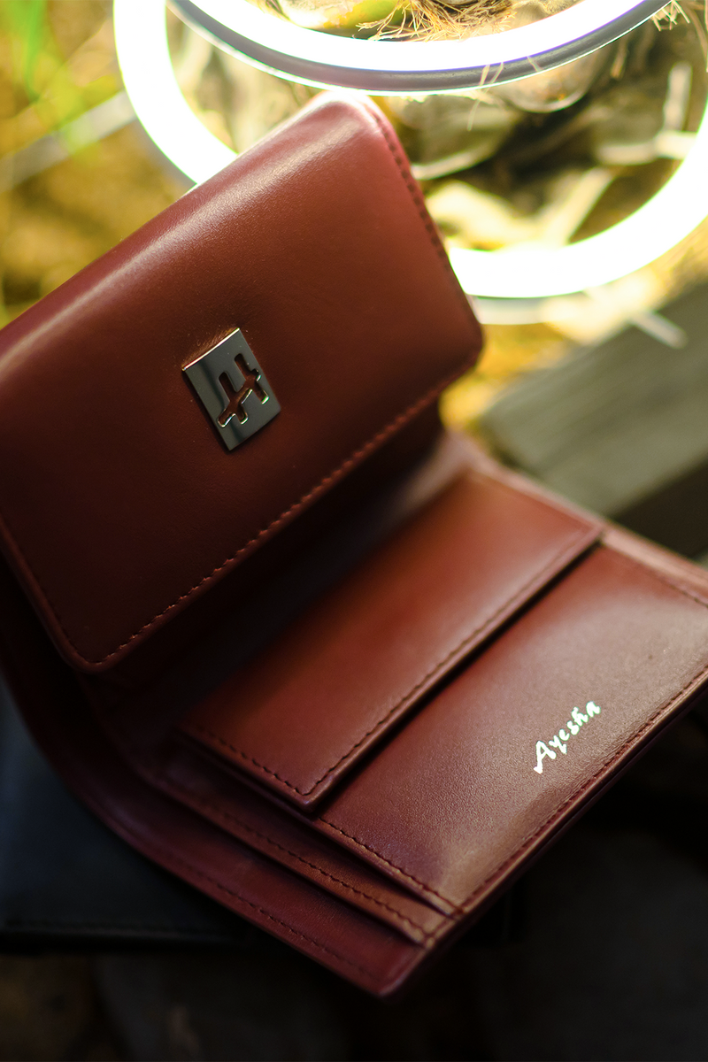 GLOW - BROWN